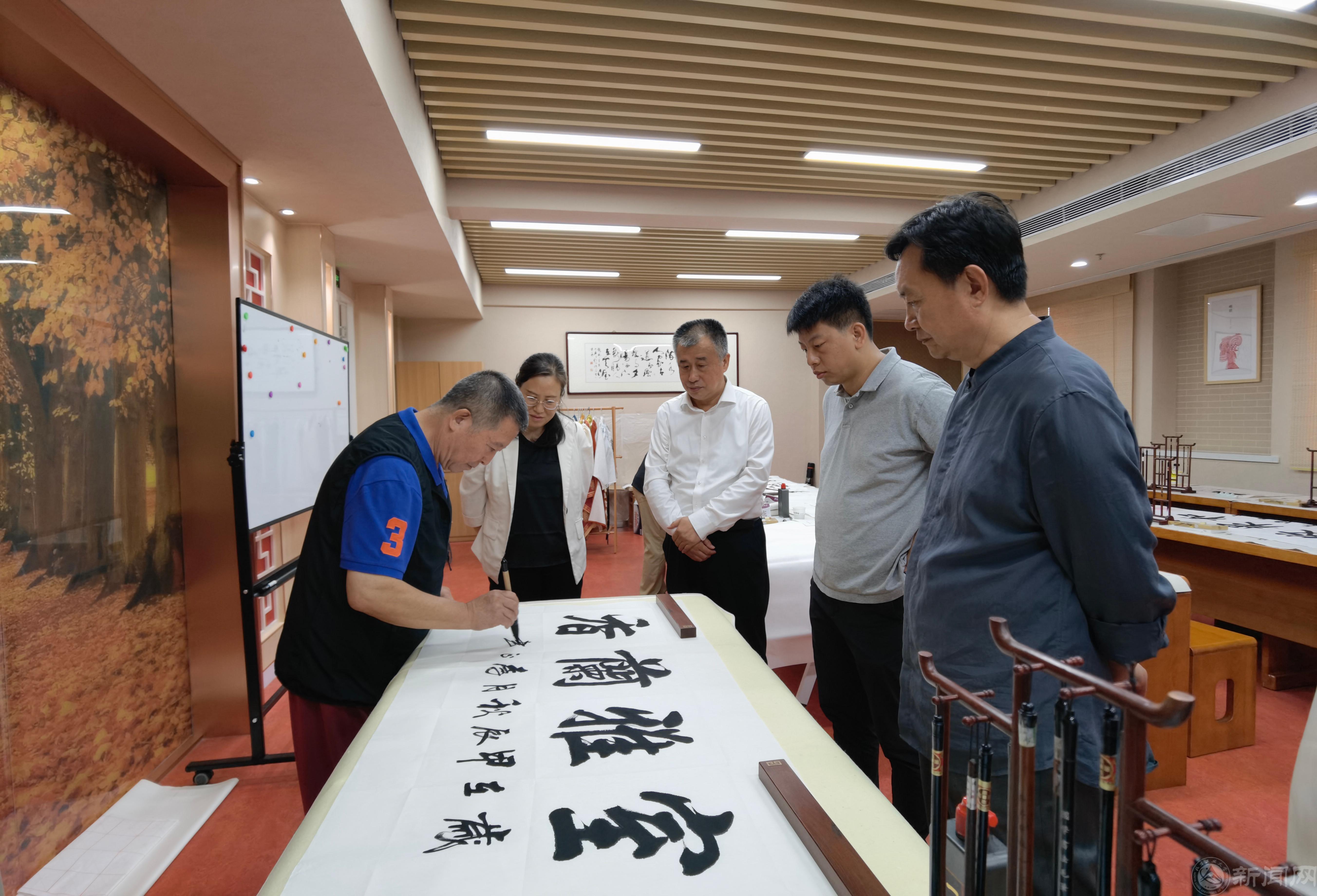 02李正老师.jpg 02李正老师.jpg