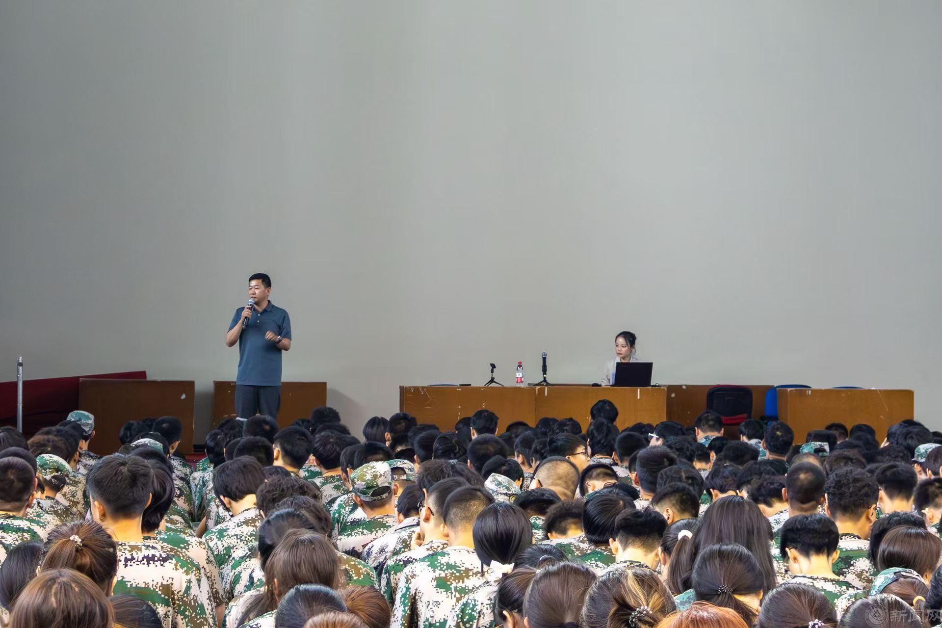 校医院健康讲座.jpg