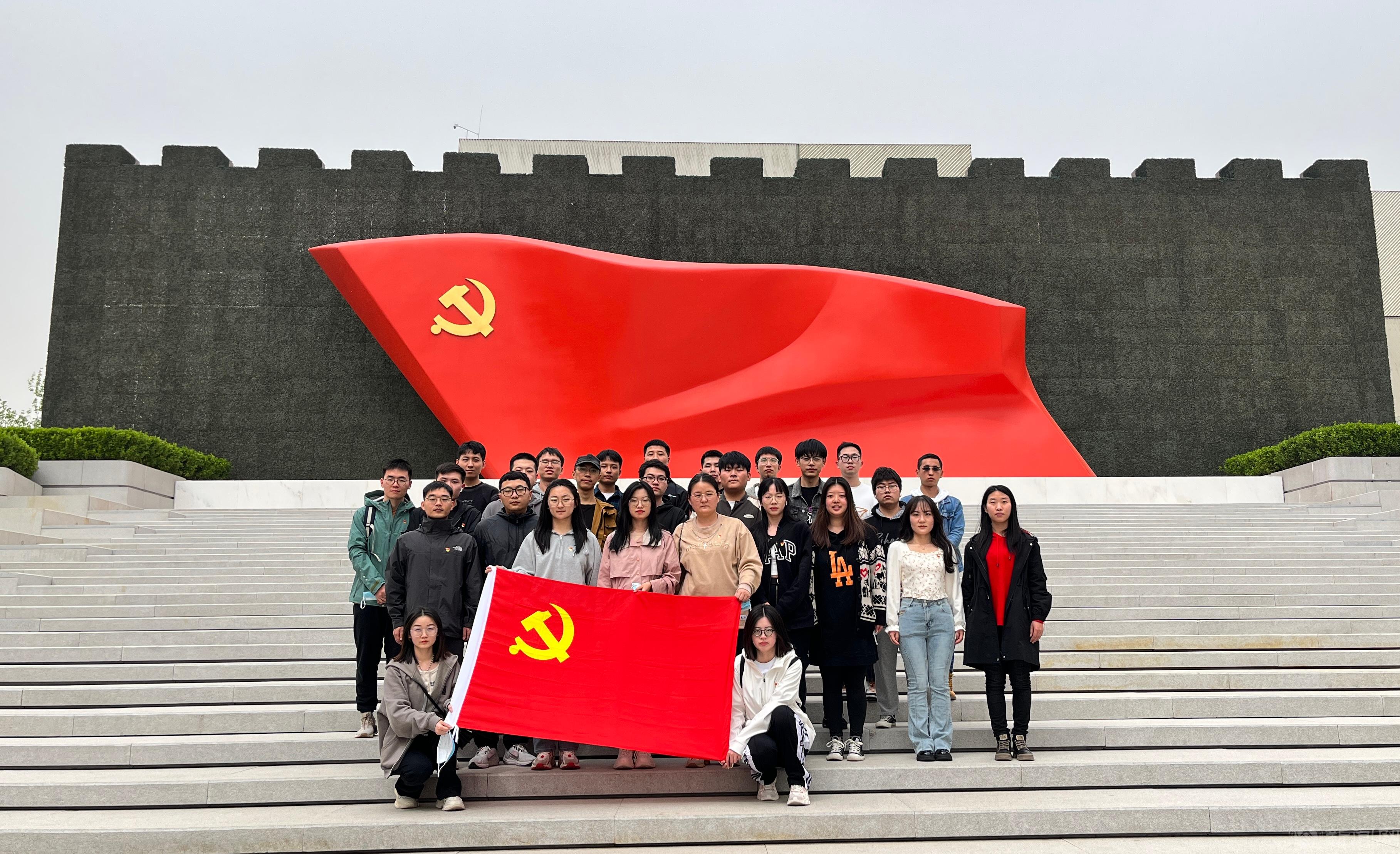 20230510--土木新闻2-图片3--党日活动.jpg 20230510--土木新闻2-图片3--党日活动.jpg